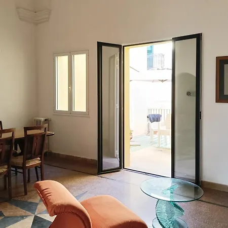 La Casa Del Mare بيت للعطل غالّيبولي